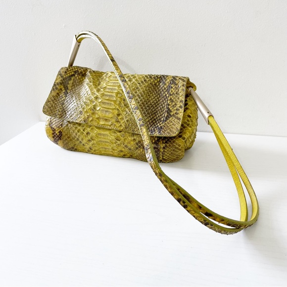 ❤️SOLD❤️Bottega Veneta yellow snakeskin leather vintage shoulder bag - Picture 2 of 13